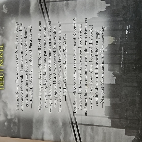 Open and shut a novel of David Rosenfelt Home Accent Cofffe table book - Picture 11 of 12